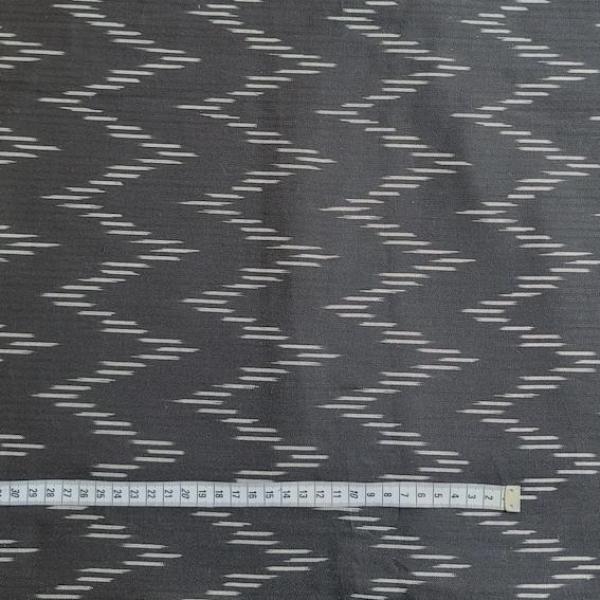 Ikat Stoff aus Indien – BLACK ZIGZAG